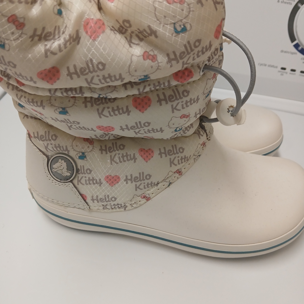 Crocs Hello Kitty RARE Boots - Picture 3 of 12